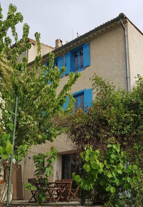 Rue Basse - Village House Overlooking The Pyrenees Montreal  ภายนอก รูปภาพ